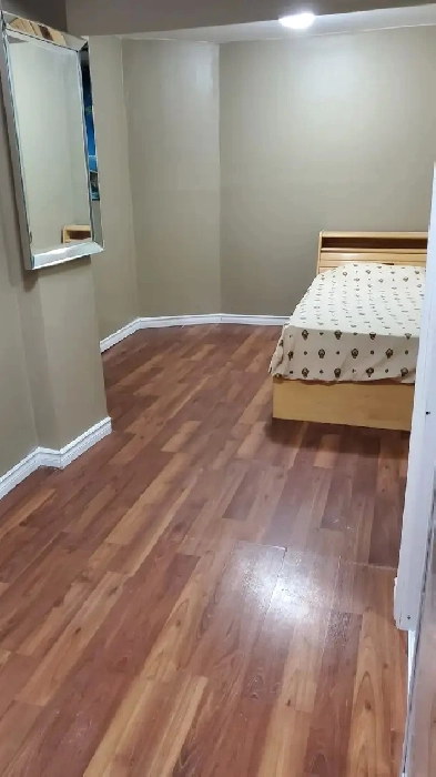 ROOM WITH PRIVATE WASHROOM. MAVIS/DUNDAS Available ASAP Image# 1