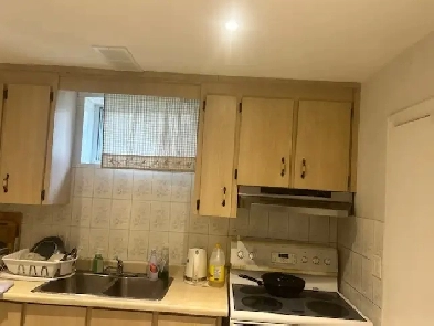 Basement bachelor unit   den for rent Image# 1