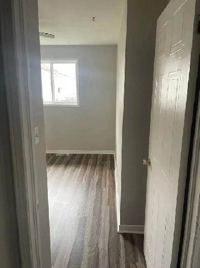 room available for rent Image# 4