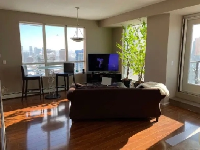Room for rent in a Beautiful 2 bedroom Beltline Condo! Image# 1