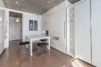 Hassle-Free Living in Griffintown – Fully Furnished Studio Rent Image# 11