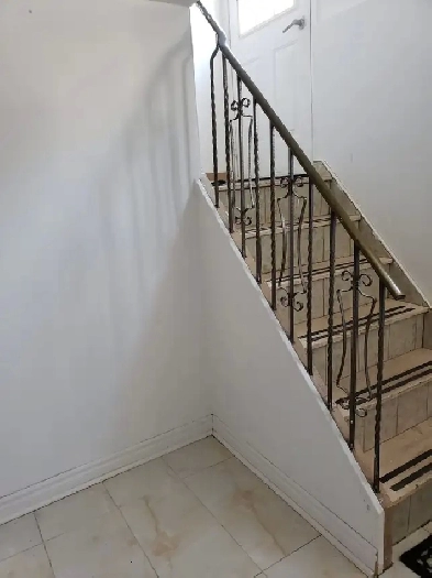 Scarborough room rental Birchmount  & Eglinton Image# 1