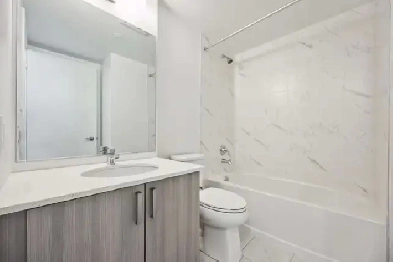 Luxury 3-Bedroom Penthouse at Glencairn Sub - Fores Hills Finest Image# 1