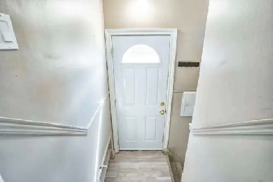 2 Bdrm 1 Bath Bsmt! Great Location! Image# 1