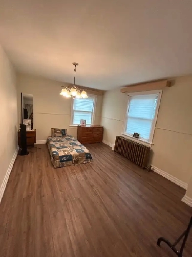 550 private room for rent Image# 2