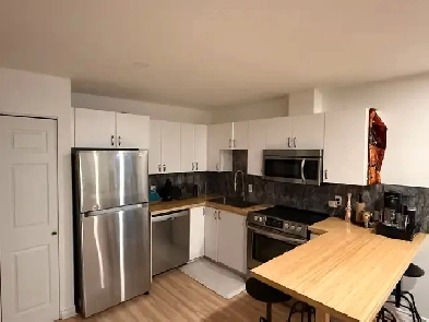 Condo à Louer Image# 1