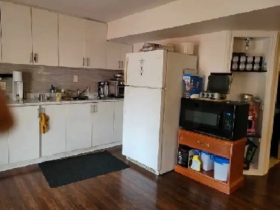 Walk-out basement for Rent Image# 1