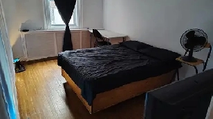 GRANDE CHAMBRE à louer à COURT TERME Image# 1