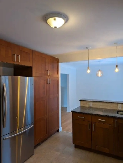 3 Bedroom House for Rent near Dovercourt & Carlingwood Image# 1