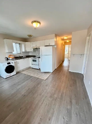 $2050 2 Bedrooms suite for rent in Vancouver East, BC Image# 2