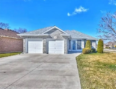 Detached Full Bungalow 2 Bed 2 Bath including Basement for Rent! Image# 1