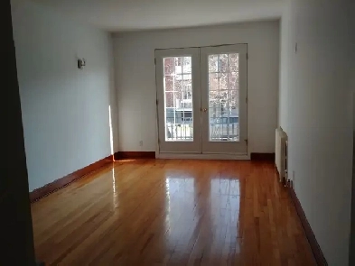 Ahuntsic centre, métro Crémazie, beau 5 ½  propre dans un duplex Image# 10