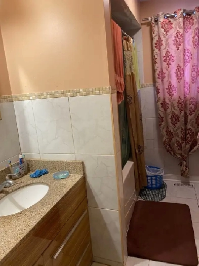 3 bedroom detached home in brampton Image# 1