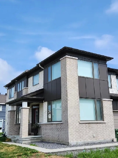 BEAUTIFUL CORNER   NORTH EAST   PARK FACING – TOWNHOME FOR RENT Image# 1