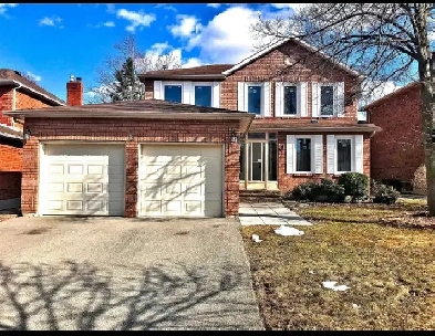 HUGE DETACHED HOUSE FOR RENT IN BRAMPTON Image# 1