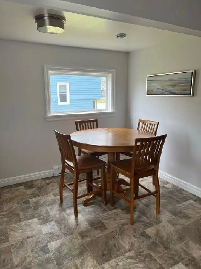 Furnished 4-Bedroom Student Rental Image# 1