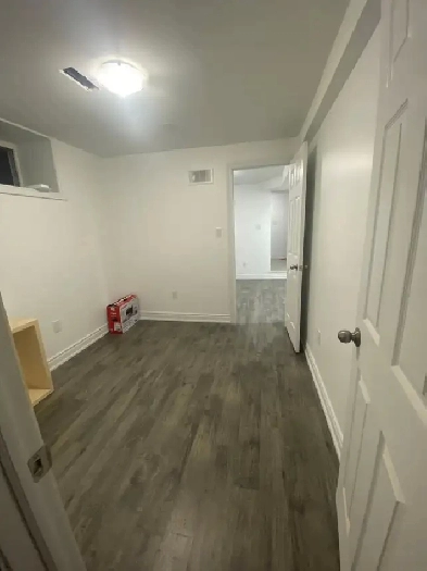 1 Bedroom Basement Image# 5
