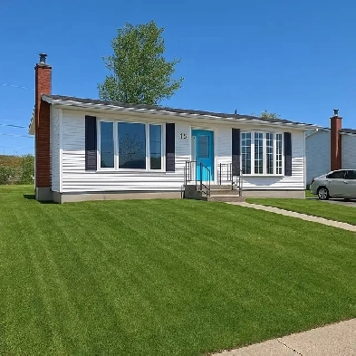 Clean, Pet Friendly 2-Bedroom Upper Unit – Prime Location Image# 1