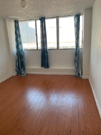 Private room available in Downtown from May 1 Image# 1