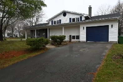 Spacious 4-Bedroom Detached Home for Rent in the North Area Image# 1