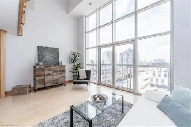 Beautiful 1 Bedroom   Den Loft for Rent | Seagram Lofts Image# 3