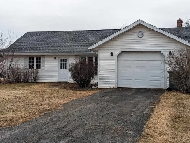 A detached house in Charlottetown (3 bedrms&garage)  is for rent Image# 5