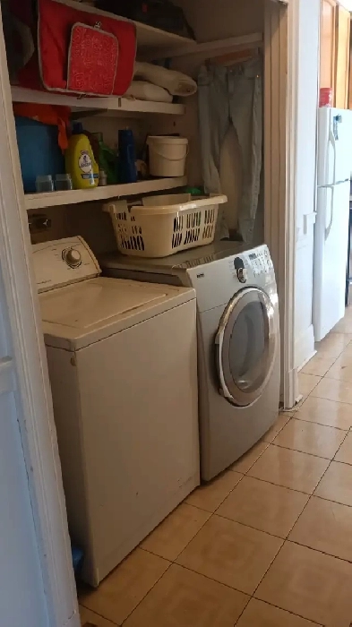 Sous-location chambre Montréal grand 8 1/2 Image# 1