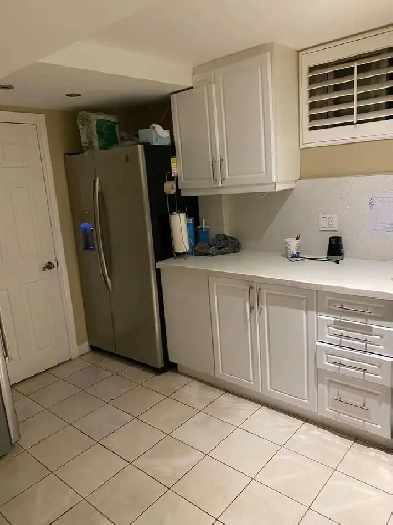 Room available for sharing for 1 girl Image# 1