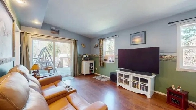 Home & outbuildings on acreage for Sale Image# 8