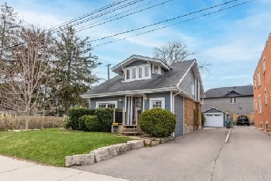 Charming 3Br 3Bath 50x120 Ft Corner Lot, Mississauga (W12105777) Image# 5