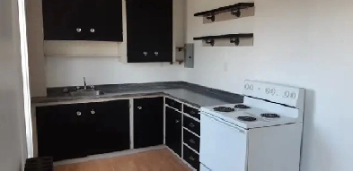 Spacious 1 BR (  den) unit, prime downtown Truro location Image# 4