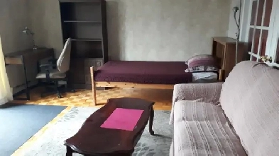 Furnished room June 1st-650$:metro Angrignon,plaza,2 parks Image# 1