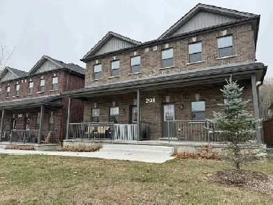 Elegant Townhouse on Edgehill Dr. Image# 10