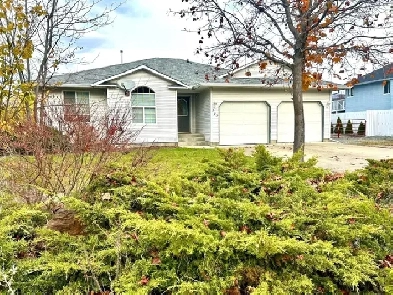373 Oriole Way, Barriere Image# 7