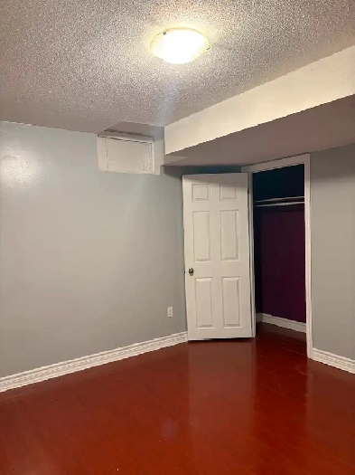 3 bedroom basement for rent 647-302-9146 Image# 1