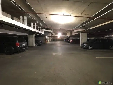 Stationnement à Louer au Vieux Montréal / Parking Old Montreal Image# 1