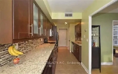 Condo bedroom Relet (7 Carlton Street) Image# 2