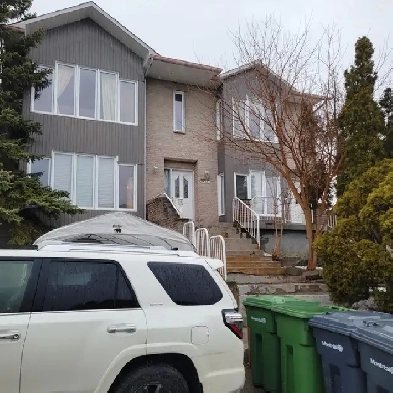 Pierrefonds 3 1/2 semi-basement with parking Image# 1