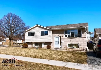 ACSO – Spacious 2 BDRM/2 BATH in Quiet Laurentian Neighbourhood Image# 2