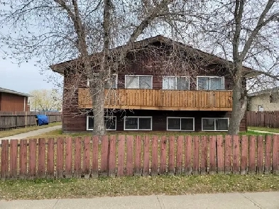 3 Bedroom 4-Plex Located in Normandeau!! Image# 1