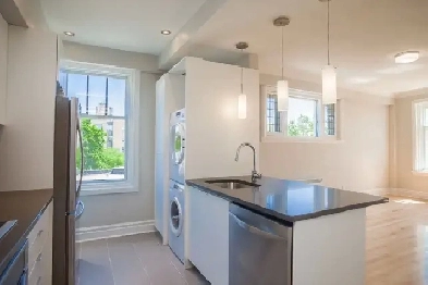 Westmount Park, top floor, August - ID 3353 Image# 1