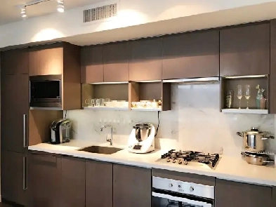 (July 1st) Yaletown Furnished 2 BEDS   DEN A/C Condo w/ Parking Image# 8