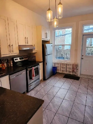 Recherche coloc d'appartement NDG grand 7 1/2  avec cour arrière Image# 2