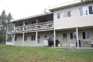 Rare 7 5 Bedroom 6 Unit Investment On 2 Acre Land In Caledon Image# 2