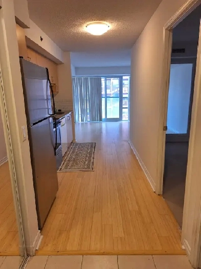 Bright and sunny One bedroom condo for rent Image# 4
