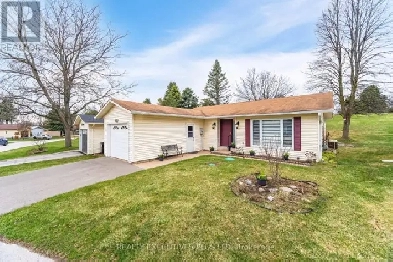 Opportunity - Charming & Bright Detached Home Image# 1