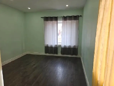 Private Rooms (4 Available on Main Floor) for Rent - Scarborough Image# 7