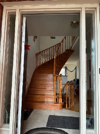 House for rent at Mississauga - 3 beds 2.5 baths Image# 1