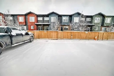 2 Bed Room, 2.5 Bath, Townhouse at Red Stone community Image# 8