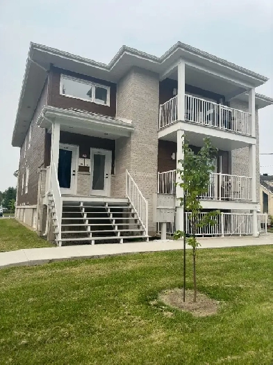 Appartement style condo 4 1/2 Image# 1